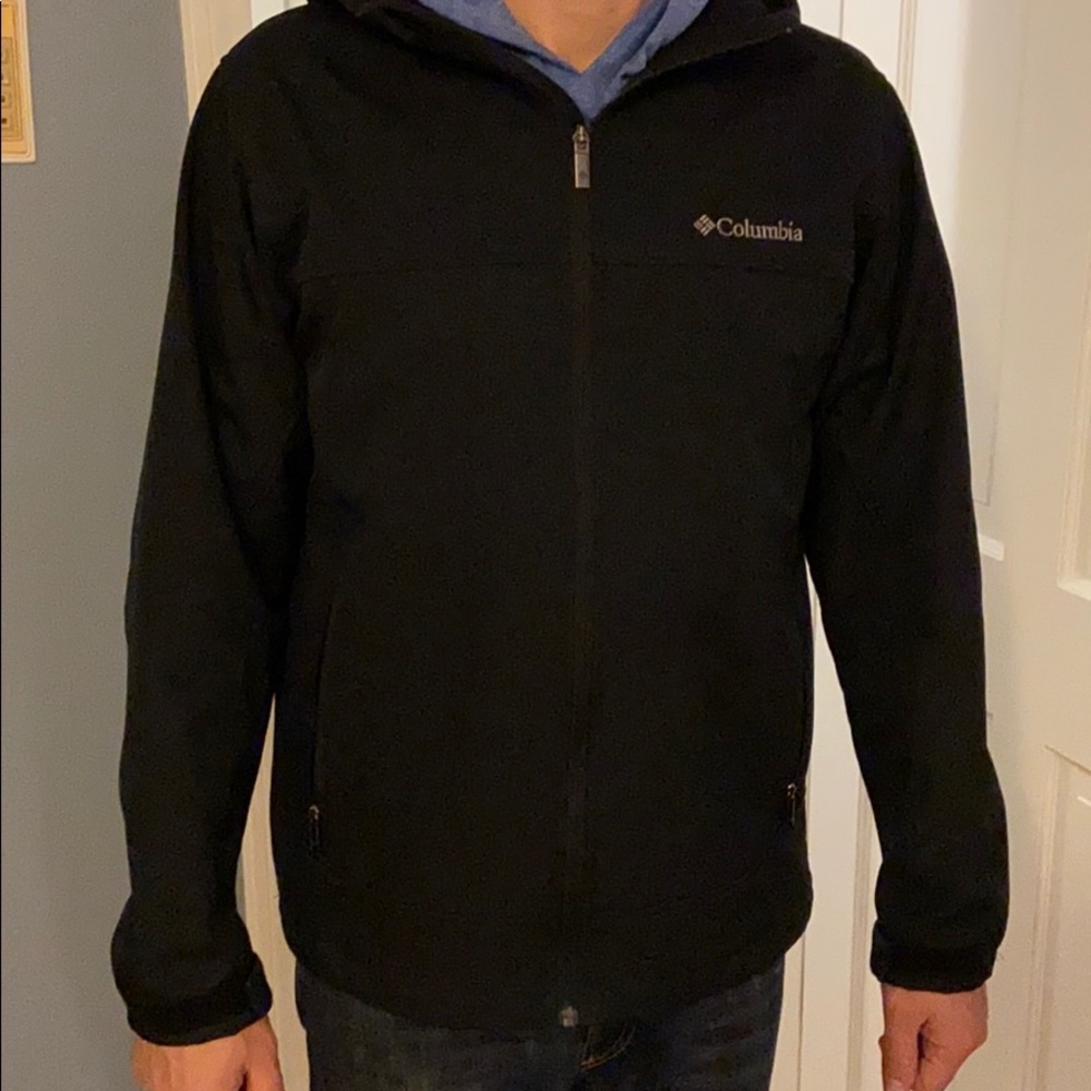 Columbia men’s soft shell hooded jacket - medium